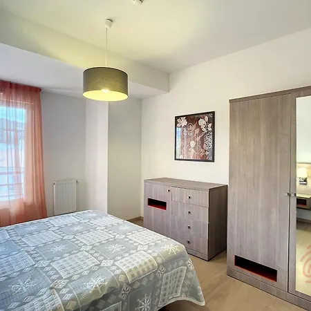 F2 Pmr, Climatise, Avec Terrasse Et Parking Prive, Au Coeur De - Fr-1-451-194 Ламалу-ле-Бен