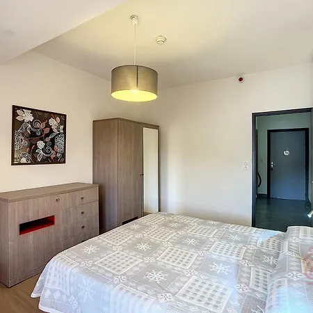 Апартаменты F2 Pmr, Climatise, Avec Terrasse Et Parking Prive, Au Coeur De - Fr-1-451-194 Ламалу-ле-Бен