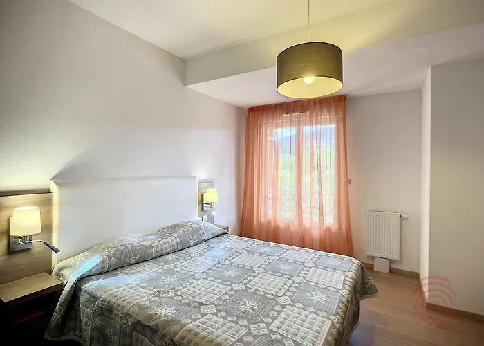 F2 Pmr, Climatise, Avec Terrasse Et Parking Prive, Au Coeur De - Fr-1-451-194 Apartmán *