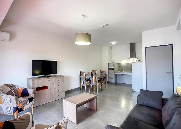 F2 Pmr, Climatise, Avec Terrasse Et Parking Prive, Au Coeur De - Fr-1-451-194 Apartmán Lamalou-les-Bains